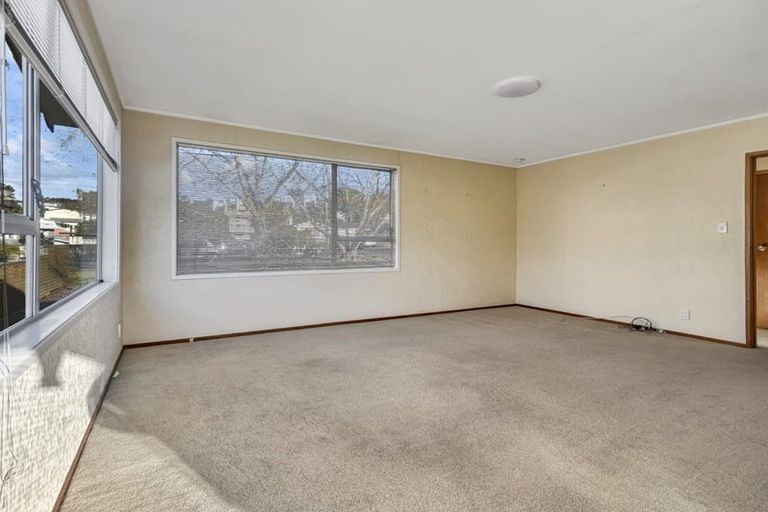 Photo of property in 26 Ellice Road, Totara Vale, Auckland, 0629