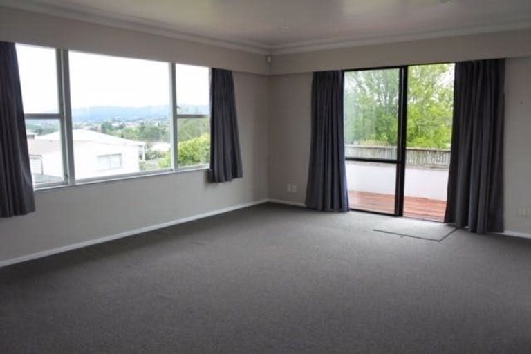 Photo of property in 33 School Road, Te Atatu South, Auckland, 0610