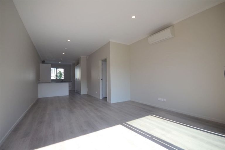 Photo of property in 4 Peihana Road, Hobsonville, Auckland, 0616