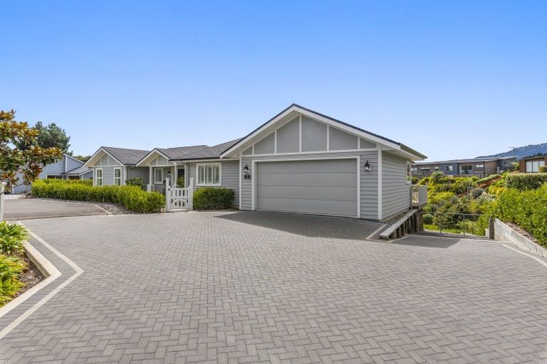 Photo of property in 7 Lamont Place, Waikanae, 5036