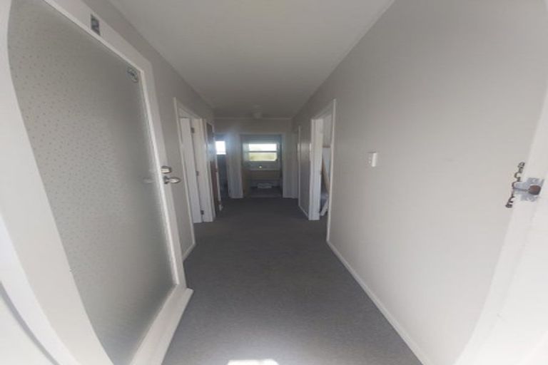 Photo of property in 2/766 Beach Road, Browns Bay, Auckland, 0630