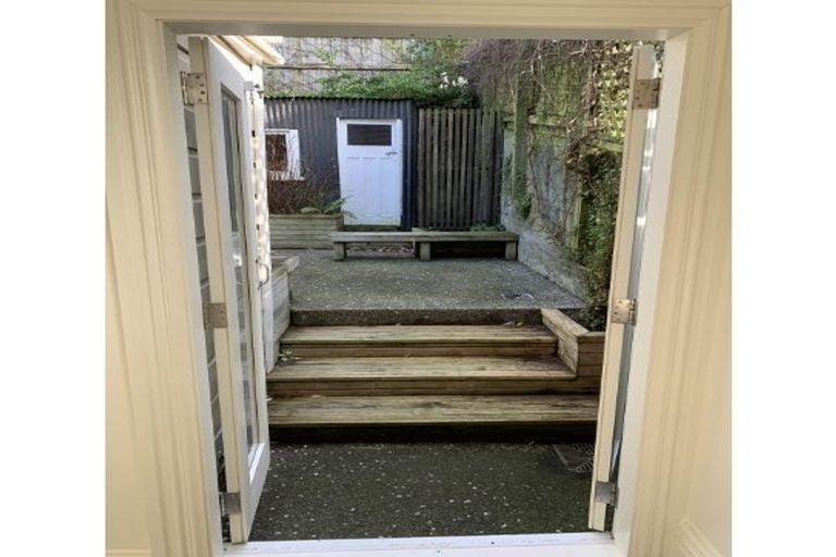 Photo of property in 5 Devon Street, Aro Valley, Wellington, 6021