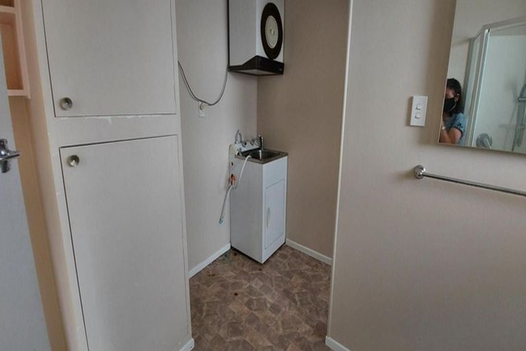 Photo of property in 1/3 Taikata Road, Te Atatu Peninsula, Auckland, 0610