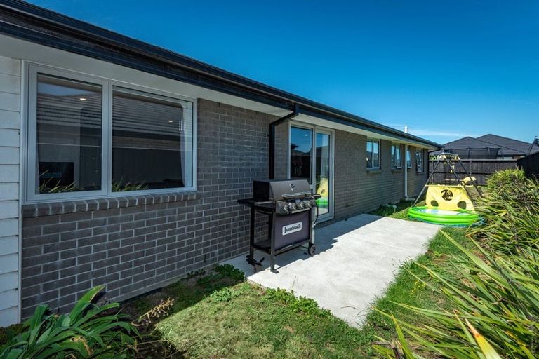 Photo of property in 18 Northmoor Boulevard, Rolleston, 7615