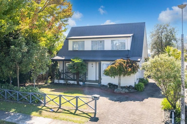 Photo of property in 13 Lachlan Drive, Dinsdale, Hamilton, 3204