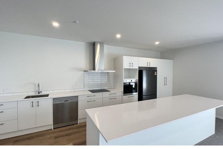 Photo of property in 303/2u Onepu Road, Kilbirnie, Wellington, 6022