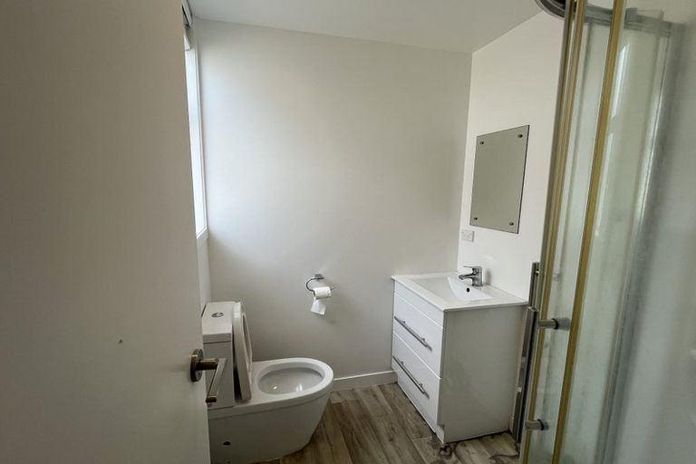 Photo of property in 17/125u Queens Drive, Lyall Bay, Wellington, 6022