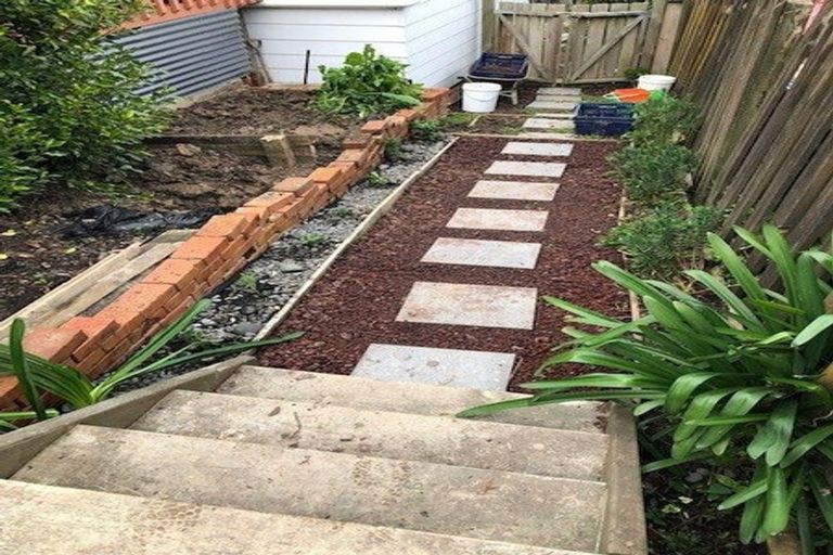 Photo of property in 29 Deverell Place, Northcross, Auckland, 0632