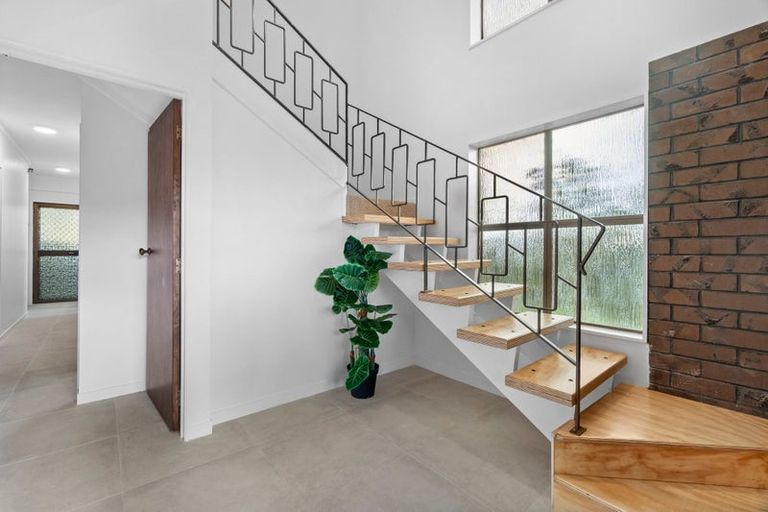 Photo of property in 1/965 Beach Road, Torbay, Auckland, 0630