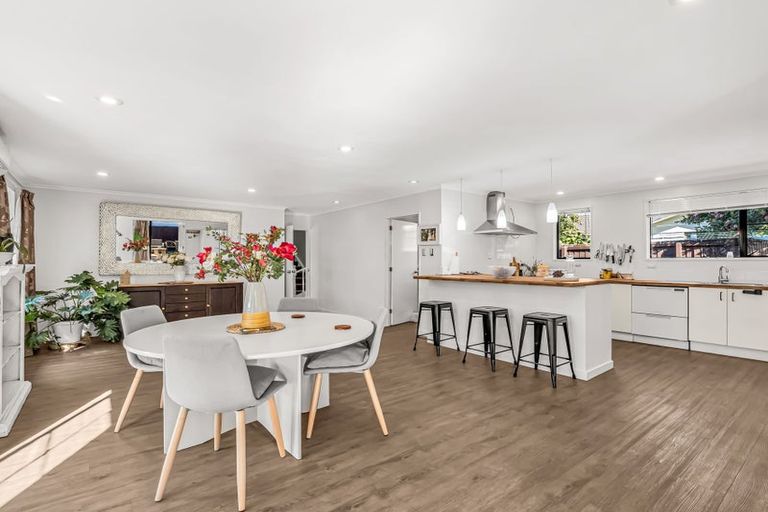 Photo of property in 64 Karnak Crescent, Russley, Christchurch, 8042
