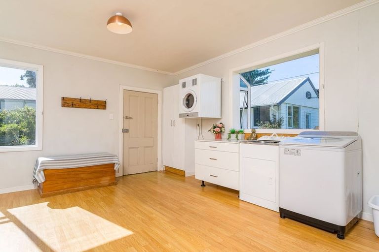 Photo of property in 264 Gladstone Road North, Mosgiel, 9092
