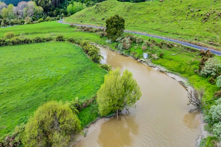 Photo of property in 196 Mokau Road, Urenui, 4377