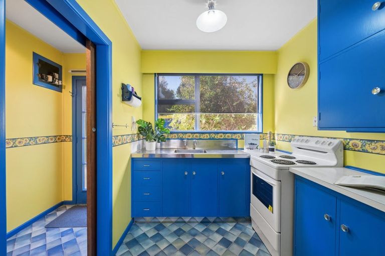 Photo of property in 2/210 Newlands Road, Newlands, Wellington, 6037