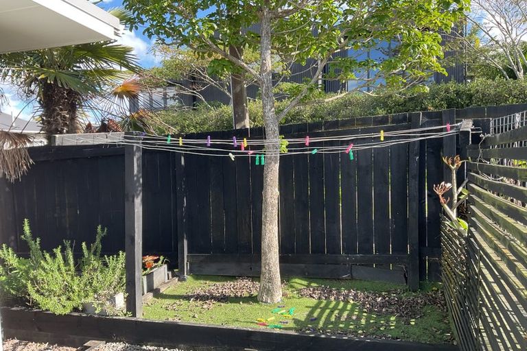 Photo of property in 15 Old Lake Road, Narrow Neck, Auckland, 0624
