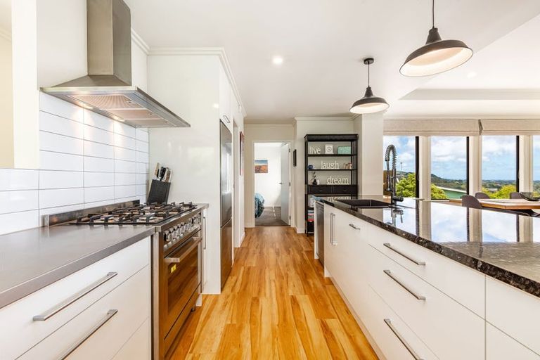 Photo of property in 39b Kakariki Grove, Waikanae, 5036