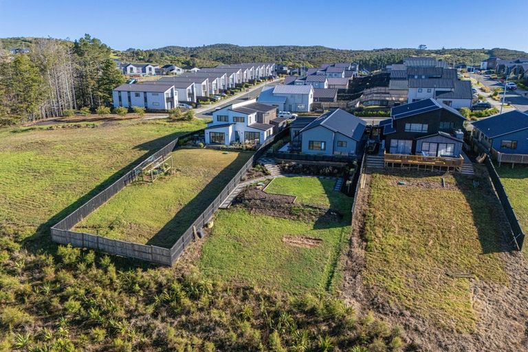 Photo of property in 34 Paparahi Place, Wainui, Silverdale, 0992