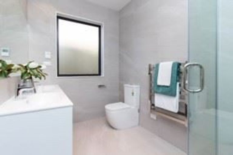 Photo of property in 12 Mamuku Drive, Massey, Auckland, 0614