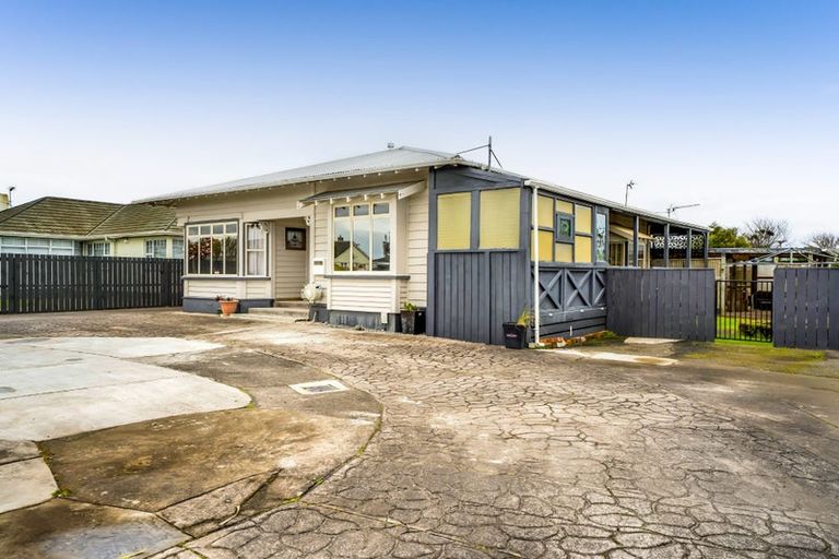 Photo of property in 231 Glover Road, Hawera, 4610