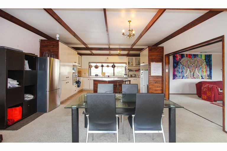 Photo of property in 1/52 Pupuke Road, Hillcrest, Auckland, 0627