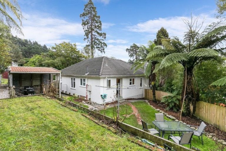 Photo of property in 38 Hine Road, Wainuiomata, Lower Hutt, 5014