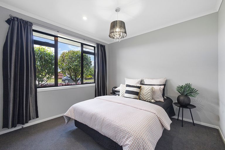 Photo of property in 2 Kowhai Drive, Cambridge, 3434