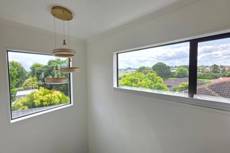 Photo of property in 421b Bucklands Beach Road, Bucklands Beach, Auckland, 2012