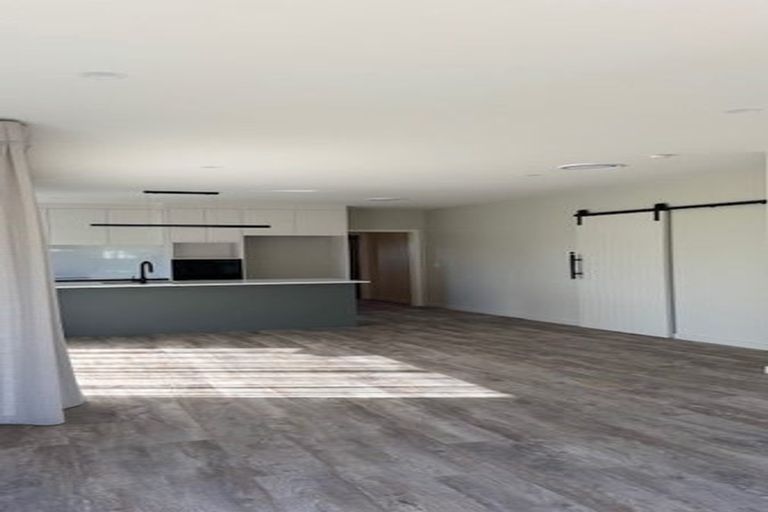 Photo of property in 32 West Place, Greenmeadows, Napier, 4112