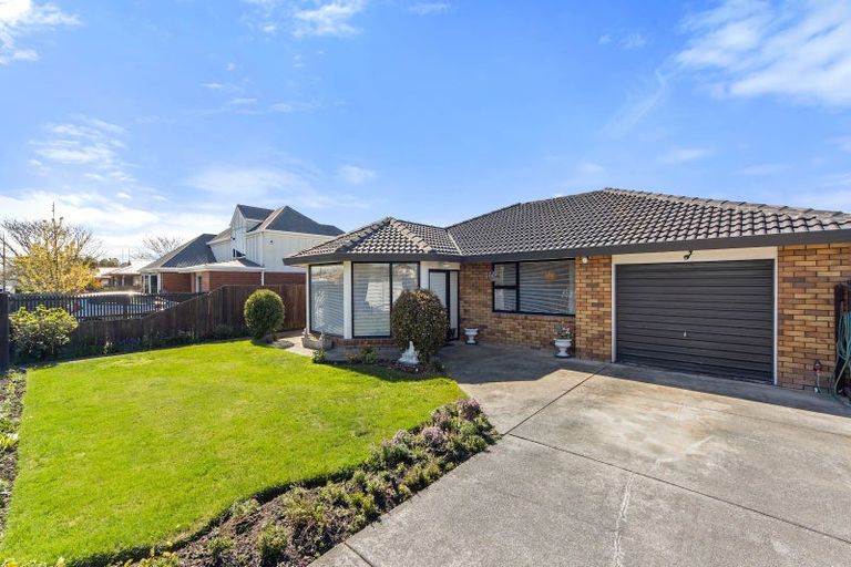 Photo of property in 142 Racecourse Road, Sockburn, Christchurch, 8042