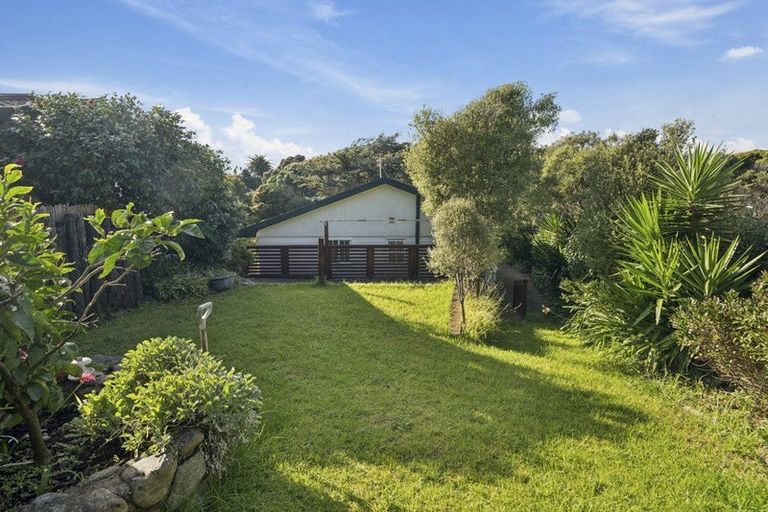 Photo of property in 35-37 William Street, Waikanae Beach, Waikanae, 5036