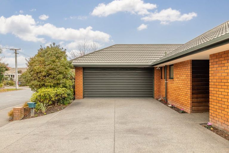 Photo of property in 23a Farquhars Road, Redwood, Christchurch, 8051