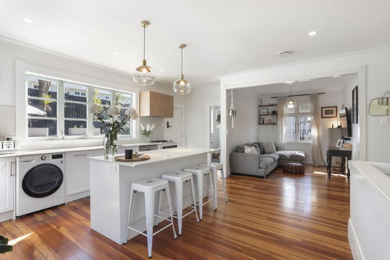 Photo of property in 55 Chislehurst Street, Henderson, Auckland, 0612