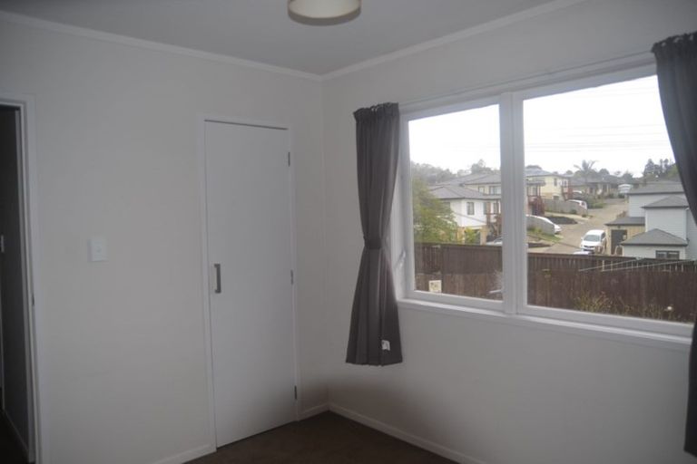 Photo of property in 8 Makora Road, Massey, Auckland, 0614