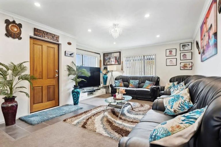 Photo of property in 18a Christmas Road, Manurewa, Auckland, 2102