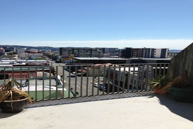 Photo of property in Qba Apartments, 4i/51 Webb Street, Mount Cook, Wellington, 6011