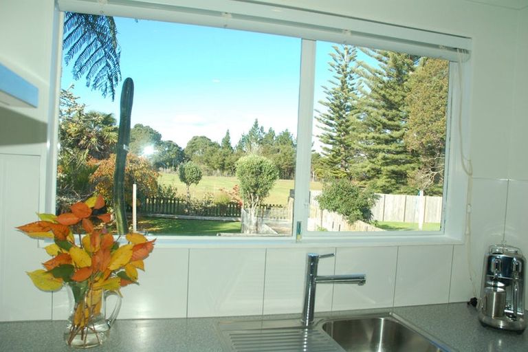 Photo of property in 28 James Mcleod Road, Shelly Beach, Helensville, 0874