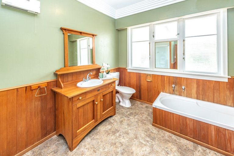 Photo of property in 4 Hillside Terrace, Saint Johns Hill, Whanganui, 4500