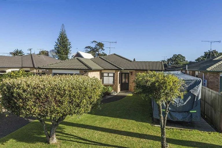 Photo of property in 2 Milton Road, Orewa, 0931