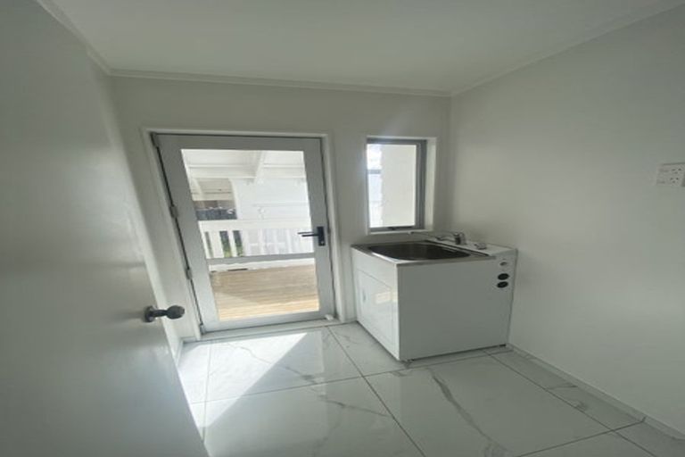 Photo of property in 80 Borich Road, Sunnyvale, Auckland, 0612