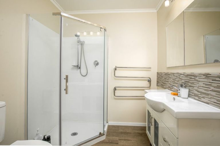 Photo of property in 107 Branxholm Street, Roxburgh, 9500