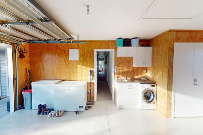 Photo of property in 82 Willoughby Street, Halcombe, 4779