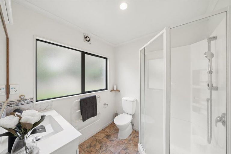 Photo of property in 23 Amesbury Drive, Churton Park, Wellington, 6037