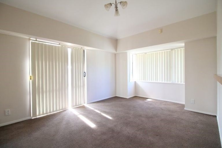 Photo of property in 96 Sandspit Road, Waiuku, 2123