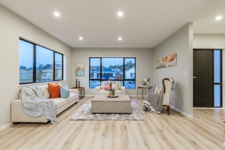 Photo of property in 13 Konoba Avenue, Kumeu, 0810