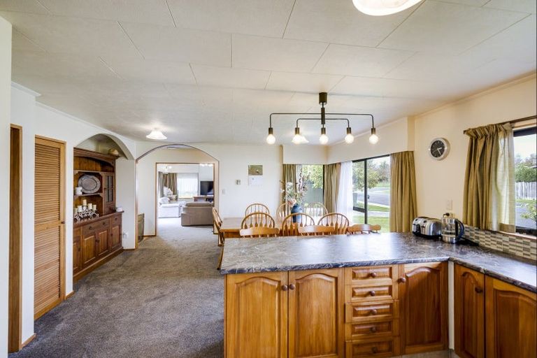 Photo of property in 1422 Woodstock Avenue, Mayfair, Hastings, 4122