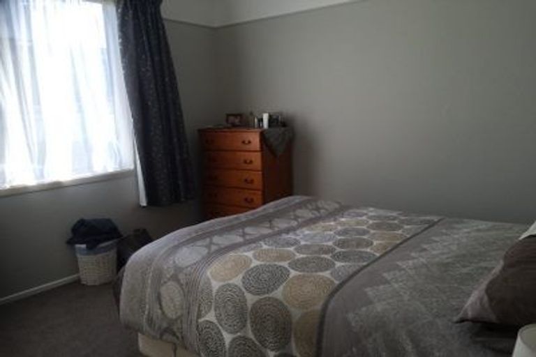 Photo of property in 207 Onepu Road, Lyall Bay, Wellington, 6022