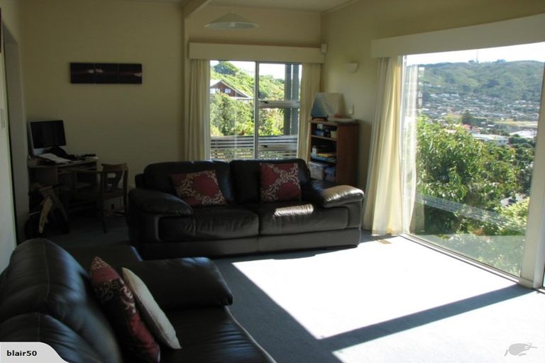 Photo of property in 47 Fitzpatrick Street, Newlands, Wellington, 6037