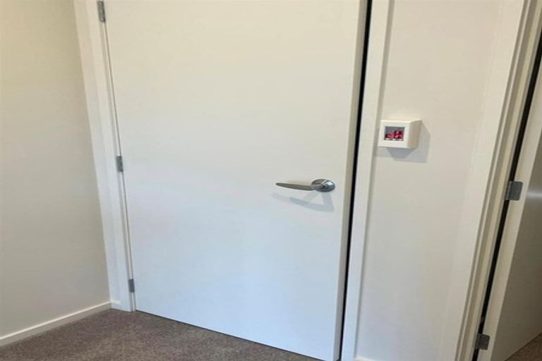 Photo of property in 11 Fermi Lane, Papakura, 2110