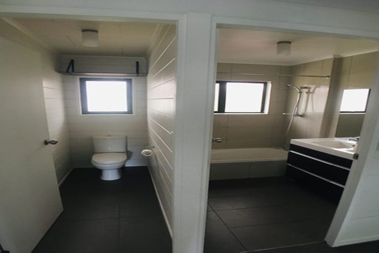 Photo of property in 30 Reeves Road, Pakuranga, Auckland, 2010
