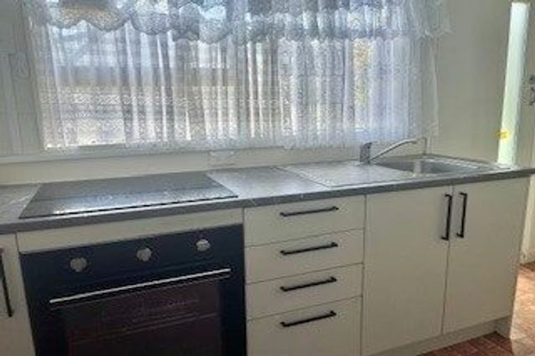 Photo of property in 53a Pleasant Road, Glen Eden, Auckland, 0602