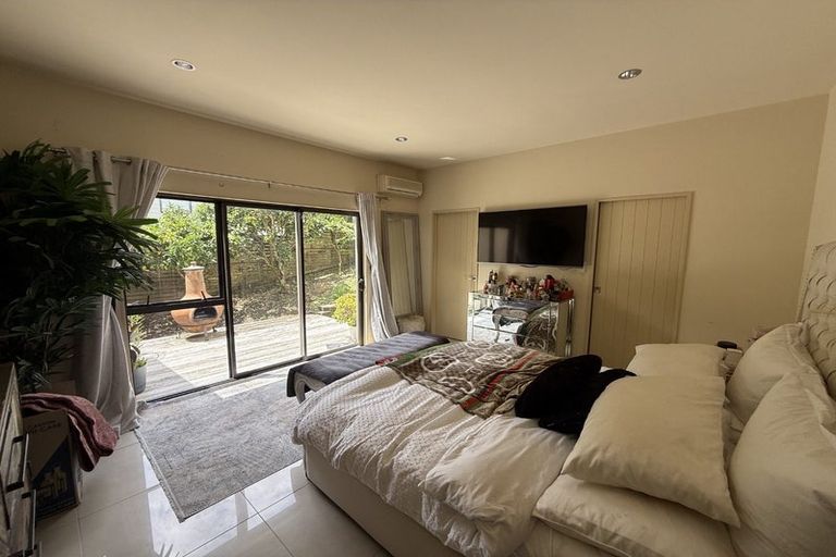 Photo of property in 71 Kittiwake Drive, Schnapper Rock, Auckland, 0632